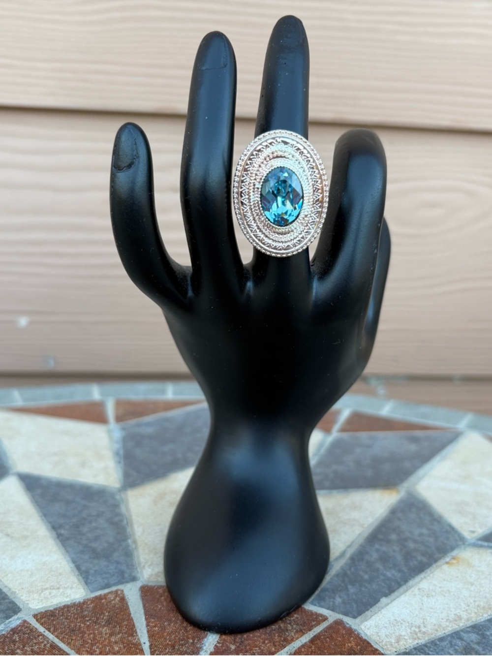 Oval Blue Crystal Statement Ring in Silver-Tone Setting.
Adjustable size:6.5-7.5